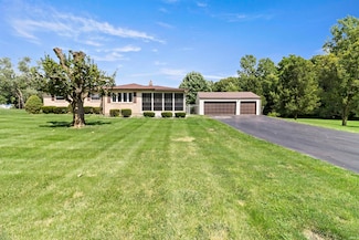 207 S 3rd Ave, Jonesboro, IN 46938