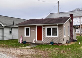 27178 Oak Dr, Sturgis, MI 49091