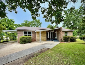 1105 Deborah St, Dothan, AL 36301