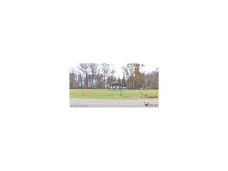 999 Mahoning Rd, Lake Milton, OH 44429