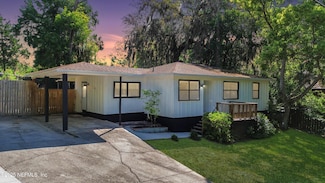1403 S 15th St, Palatka, FL 32177