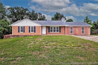 300 Sparrow Dr, Fayetteville, NC 28306