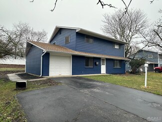 45 Raleigh Rd, Kendall Park, NJ 08824