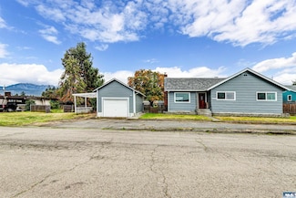 1528 W 6th St, Port Angeles, WA 98363