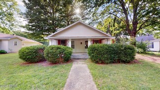 136 Fulton St, Martin, TN 38237
