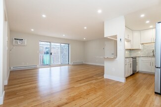 31 Hamlin Ln Unit A33, Needham, MA 02492
