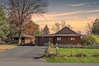 6 Medallion Rd, Kiamesha Lake, NY 12751