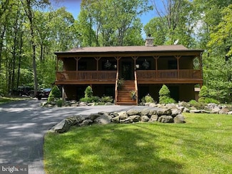 2733 Wood Ln, Morgantown, PA 19543