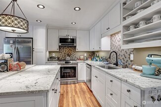 10903 Glen Acres Dr S Unit 20A, Seattle, WA 98168