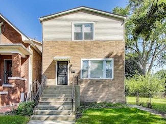 5828 W Iowa St, Chicago, IL 60651