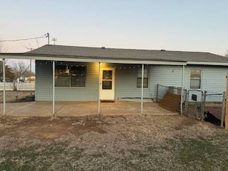 521 W Euclid Ave, Waukomis, OK 73773
