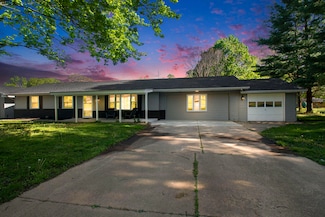 3119 Center Dr, Buchanan, MI 49107