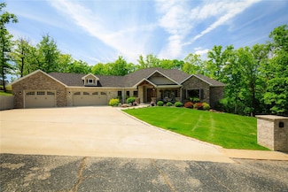275 Quiet Meadows Dr, Linn Creek, MO 65052