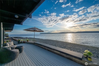 8200 Naketa Beach Walk, Mukilteo, WA 98275