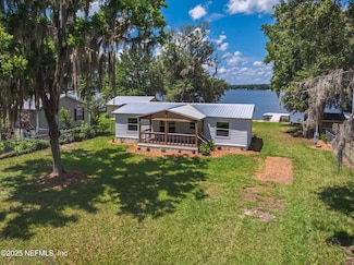 133 Walker Dr, Interlachen, FL 32148