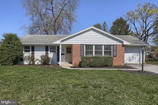 9 Lynnwood Dr, Palmyra, PA 17078