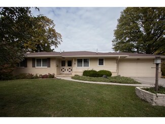 7215 Franklin Ave, Windsor Heights, IA 50324