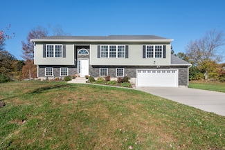 34 Pear Tree Dr, Naugatuck, CT 06770