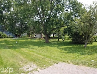181 S Elba Rd, Lapeer, MI 48446
