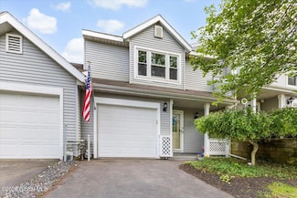 9 Sandra Ln, Rensselaer, NY 12144