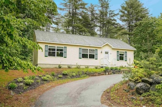 81 Center Rd, Hillsborough, NH 03244