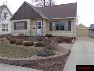 604 Walnut St SW, Sleepy Eye, MN 56085