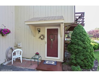 5 Surrey Ln Unit TRADEWIN, Buzzards Bay, MA 02532