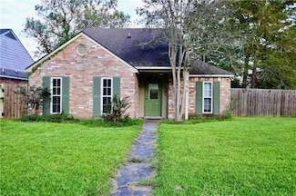765 Fawn Lake Dr, Baton Rouge, LA 70816