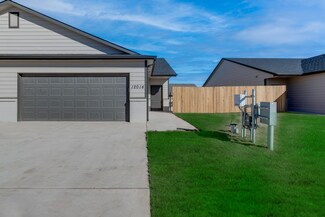 12131 W Shadow Lakes St, Wichita, KS 67205