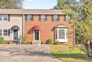 1647 Baltimore Dr, Clarksville, TN 37043