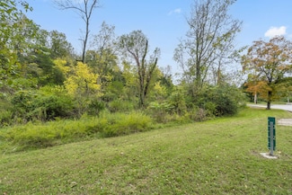 2866 Maple St, Hollister, MO 65672