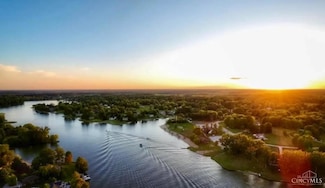 976 Krupp Dr, Lake Lorelei, OH 45118