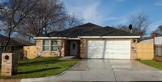 4703 Chapman St, Fort Worth, TX 76105