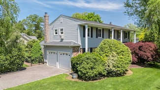 1 Karin Ct, East Northport, NY 11731