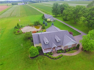65 White Springs Ln, Geneva, NY 14456
