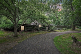 2846 N River Bluff Dr, Janesville, WI 53545