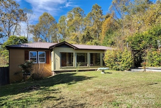 127 Longview Dr, Hendersonville, NC 28791