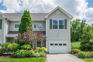 27 Spruce Run, Hamburg, NJ 07419
