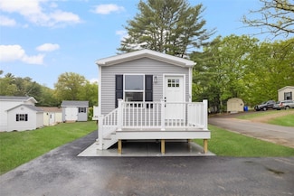 18 Toadstool Knolls, Charlestown, RI 02813