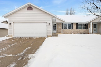 219 Chateau Dr, Cottage Grove, WI 53527