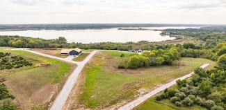 245 Lake Dr, Melrose, IA 52569