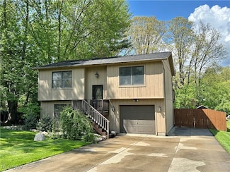 3177 Weber Dr, Norton, OH 44203