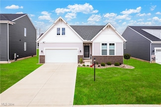 8896 Firethorne Dr, Columbia Station, OH 44028