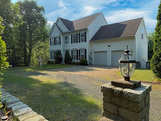 29 Swift St, Branford, CT 06405