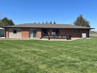 82540 Windy Hill Ave, Burwell, NE 68823