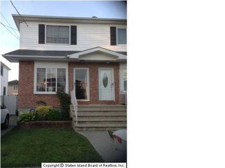 85 Winfield St, Staten Island, NY 10305