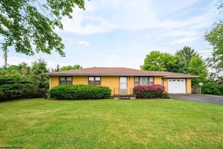 80 Maple St, Masontown, WV 26542