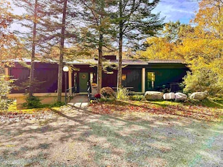 3 Bromley Forest Rd, Winhall, VT 05340