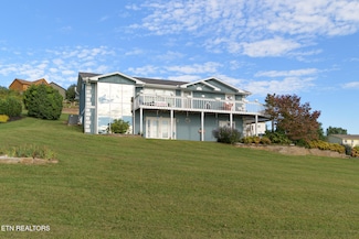 926 Hilltop Ln, Kodak, TN 37764
