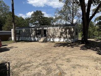 68 Jenkins Village Rd, Red Boiling Springs, TN 37150